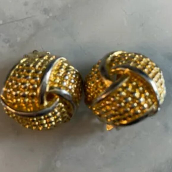 Vintage clip earrings - Picture 1 of 1